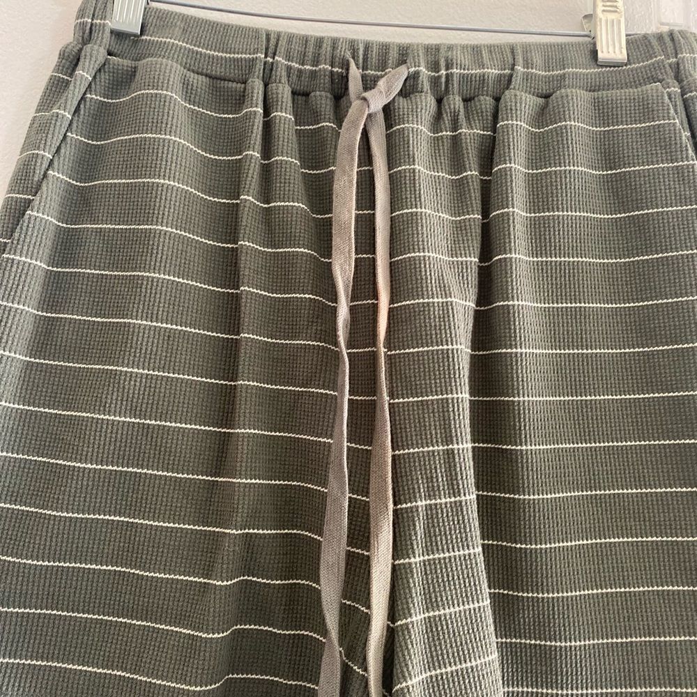 Doe & Rae Striped Drawstring Shorts with Pockets Size S Green - Picture 4 of 6